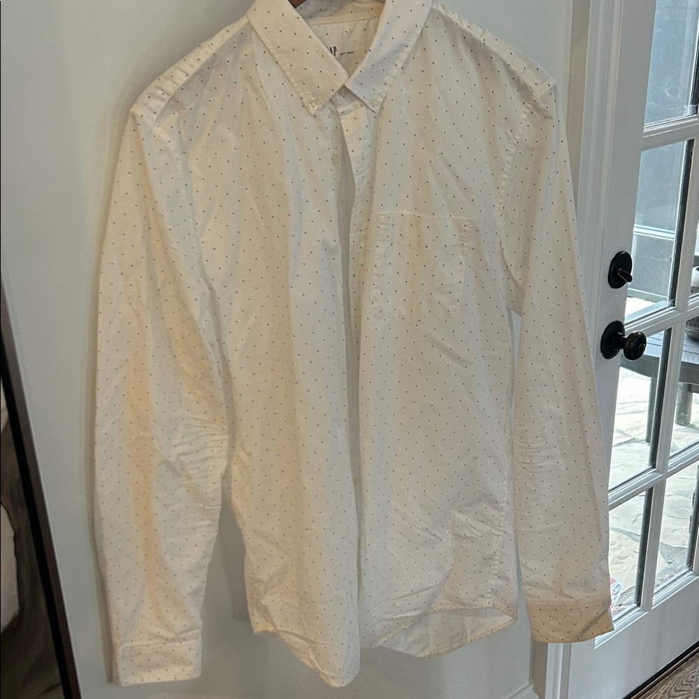 GAP White and Black Dotted Men's Shirt